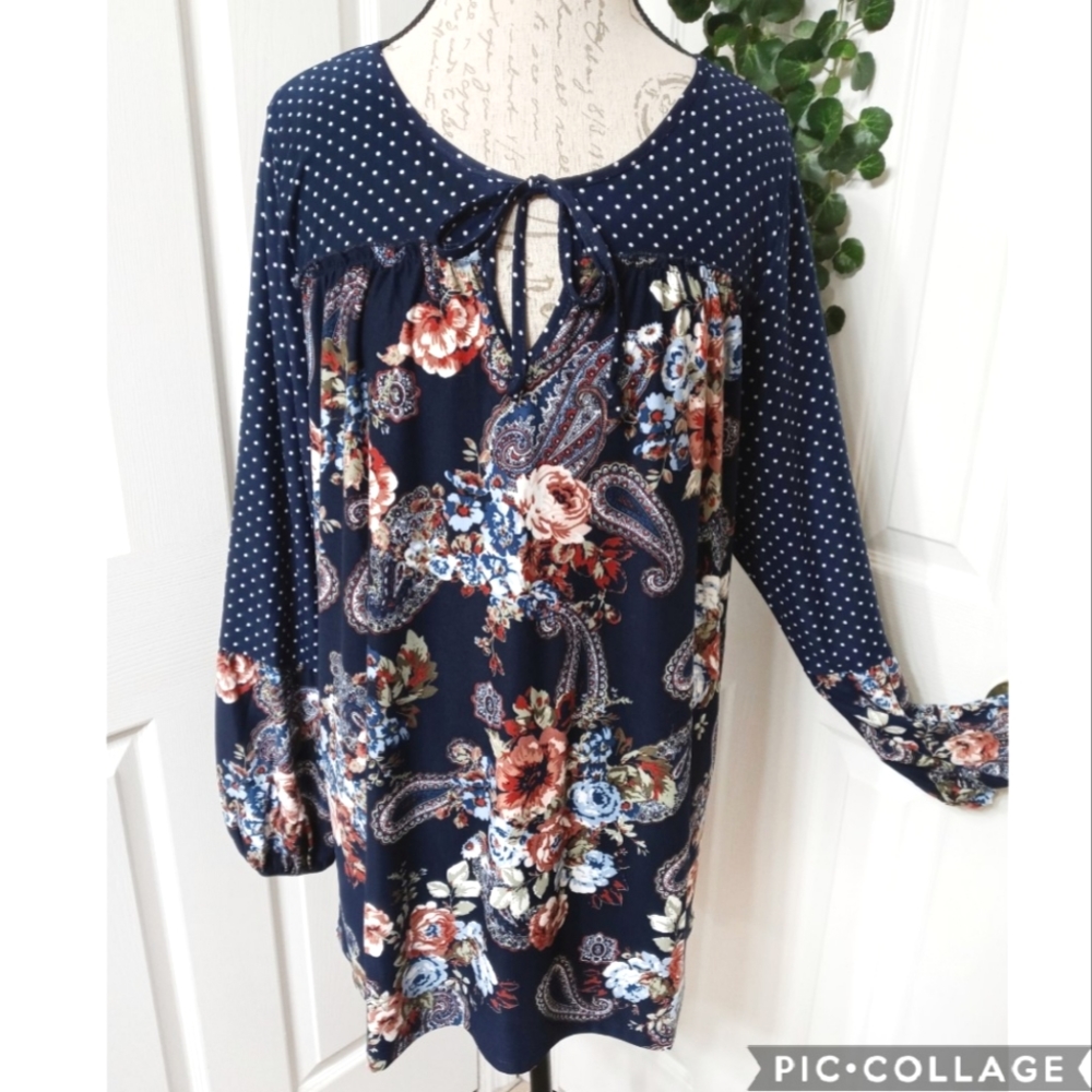 Avenue Blue Floral & Paisley Top Size 1X